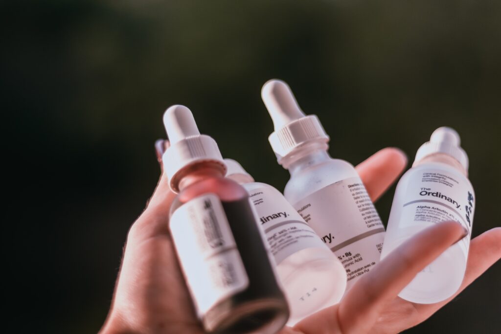 イギリスで人気の美容液　化粧品　ブランド　おすすめ　The ordinary